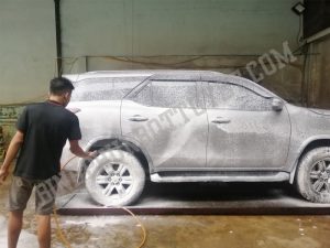 Rửa xe bọt tuyết