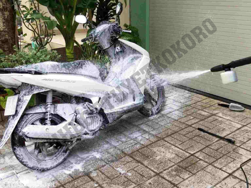 Rửa xe bọt tuyết