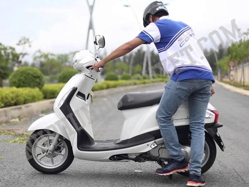 rửa xe máy xong không đề được