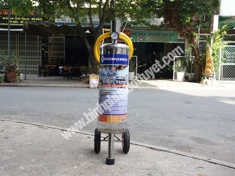 binh-phun-bot-tuyet-20-lit-cho-tiem-rua-xe-3