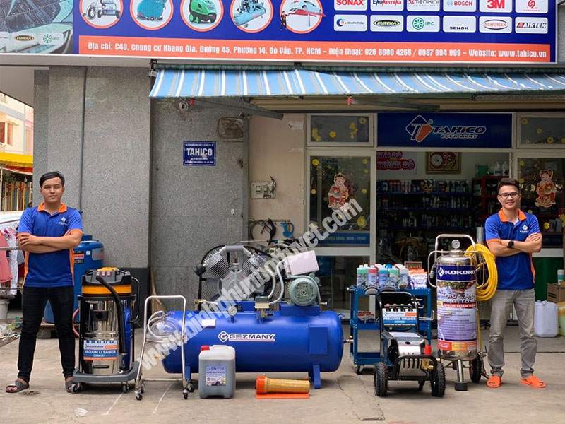 binh-phun-bot-tuyet-20-lit-cho-tiem-rua-xe-4