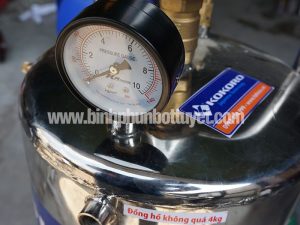 dung-dich-de-trong-binh-bot-tuyet-qua-dem-4