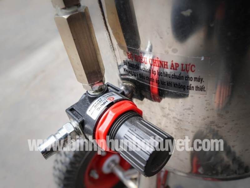 binh-phun-bot-tuyet-inox-1
